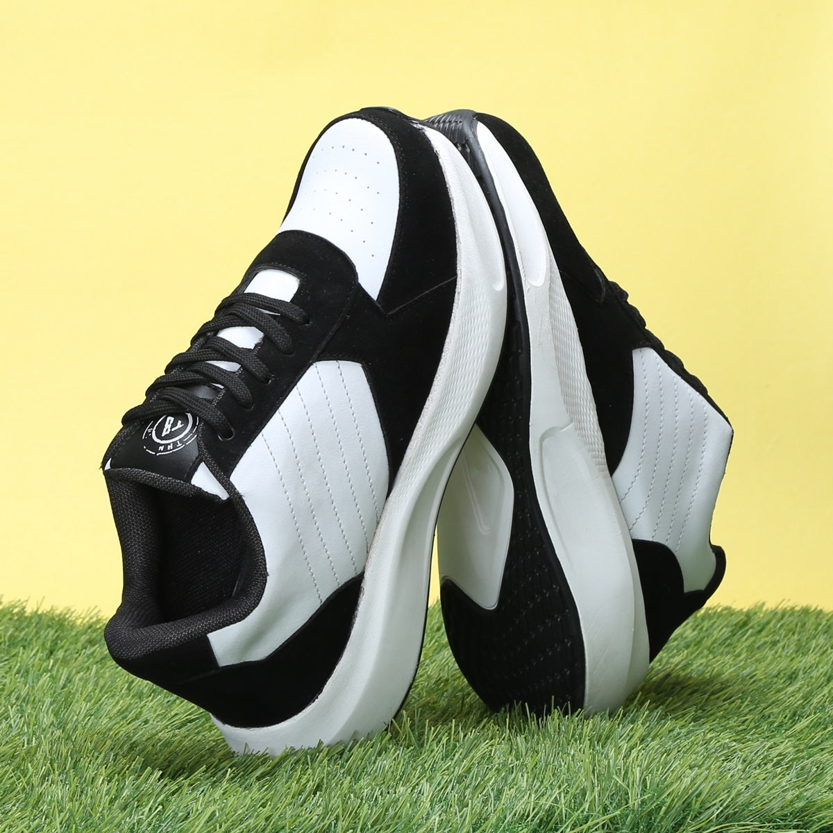 Black/White